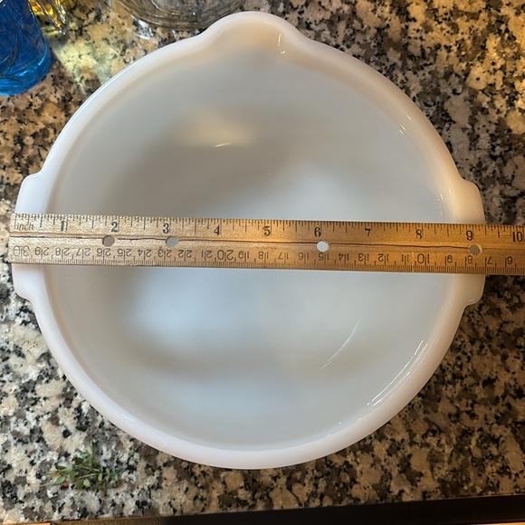 Vtg GlassBake 9 Made for Sunbeam White Glass Mixing Bowl 9” x 4 1/2” pour spout - Picture 15 of 16